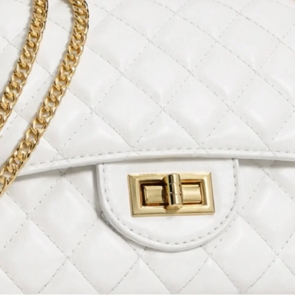 Chic White Quilted Shoulder Bag with Gold Chain - Picture 2 of 2
